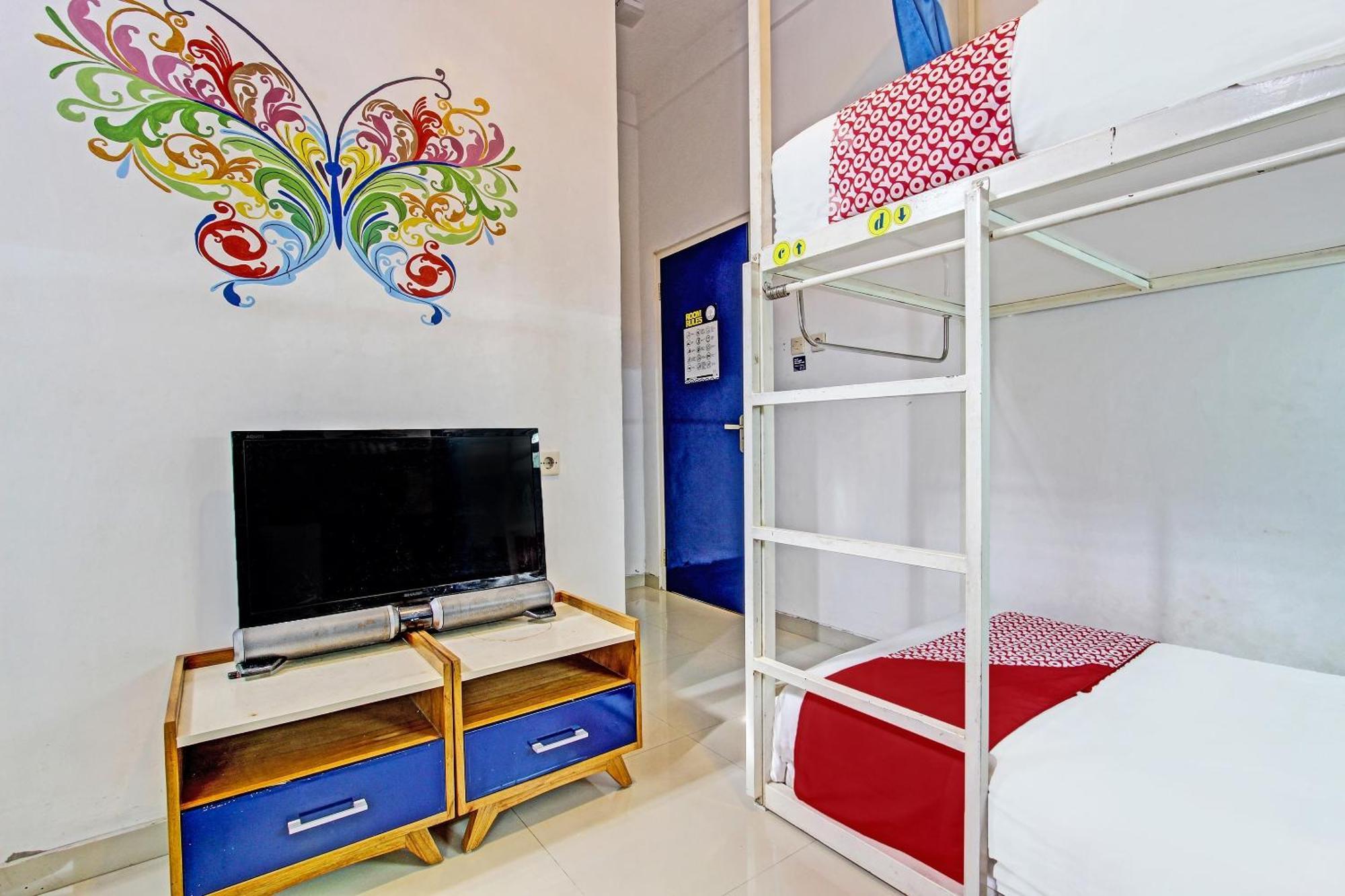 Oyo 91952 Oase Hostel Yogyakarta Esterno foto